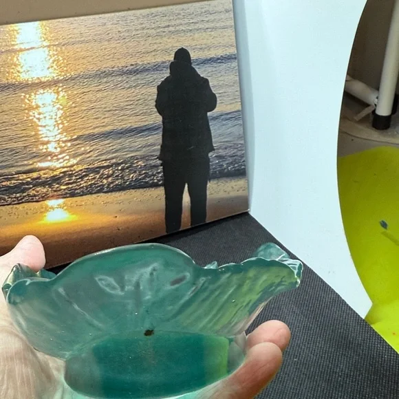 Elegant Resin Leaf Art Piece - Picture 9 of 14